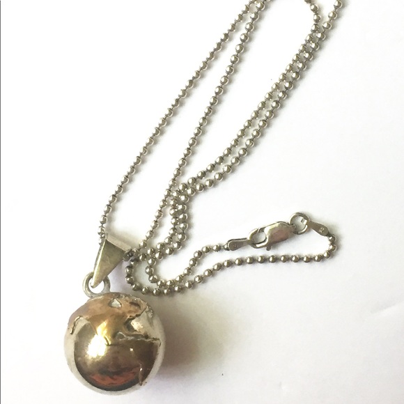 Vintage Jewelry - GLOBE Sterling Silver 925 Necklace Earth planet Vintage Jewelry - GLOBE Sterling Silver 925 Necklace Earth planet
